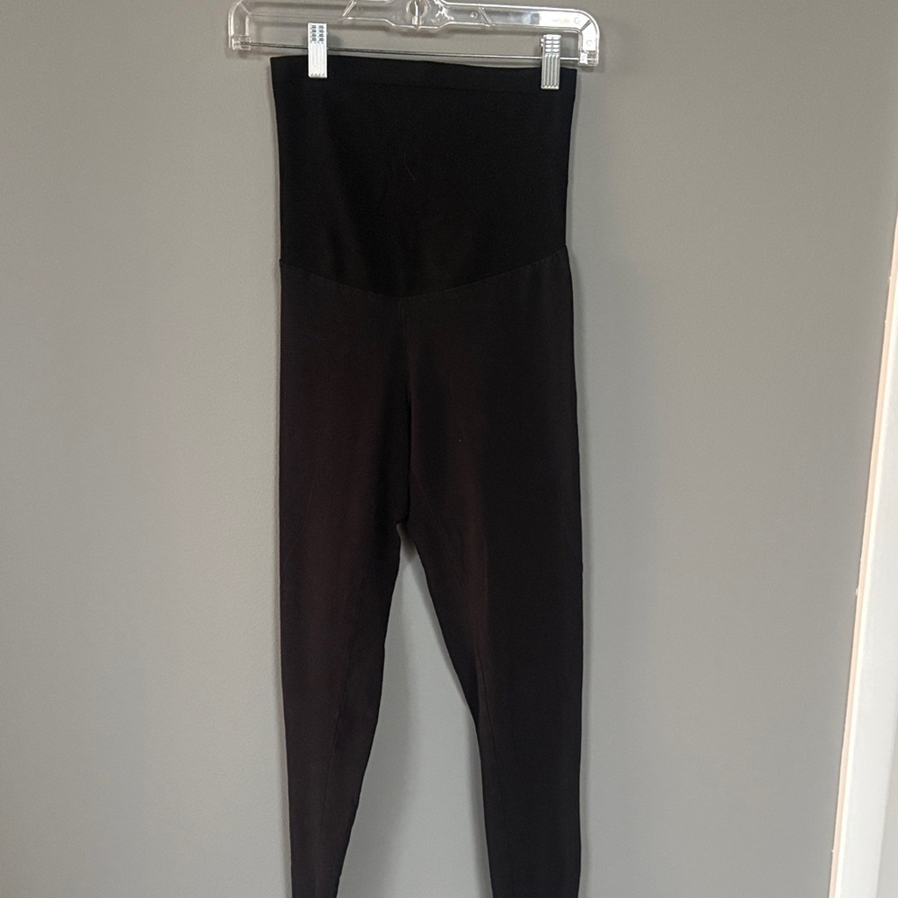 Motherhood black yoga maternity leggings. Medium